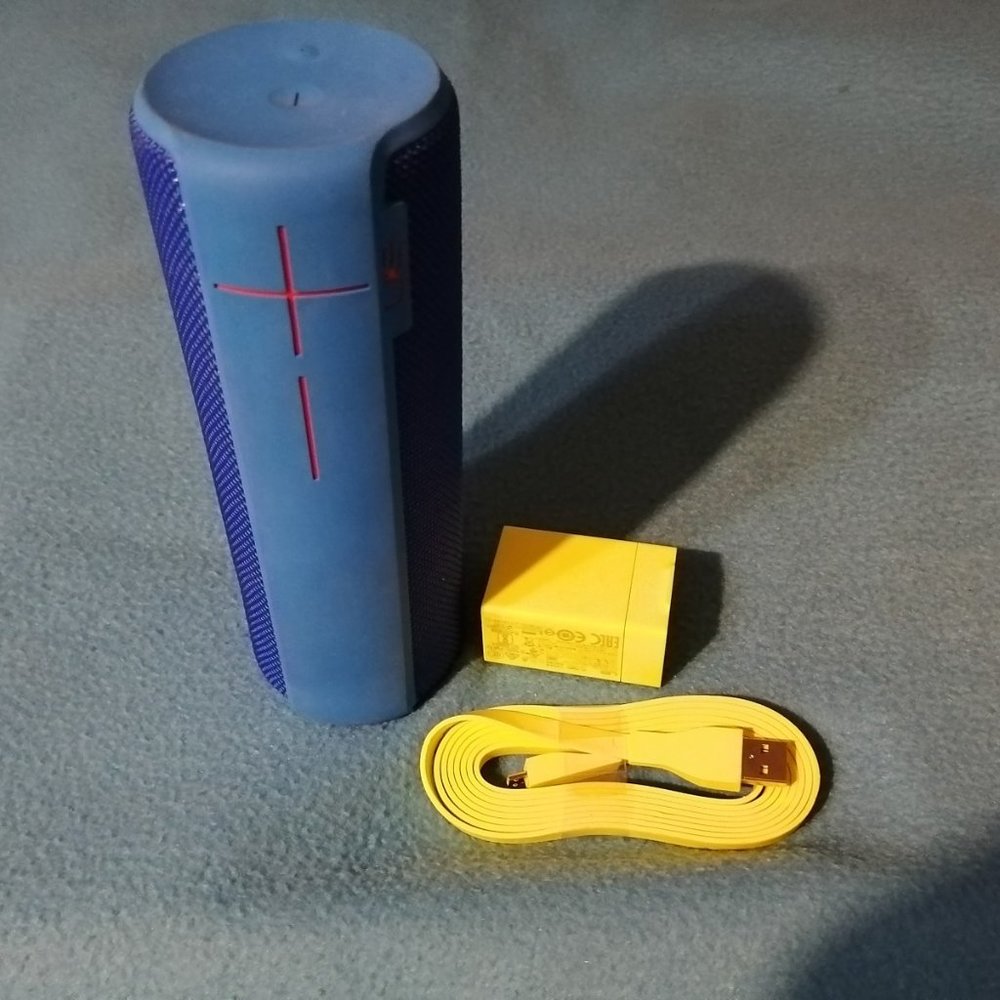 UE BOOM 2 Bluetooth Wireless Speaker - Brain Freeze Edition